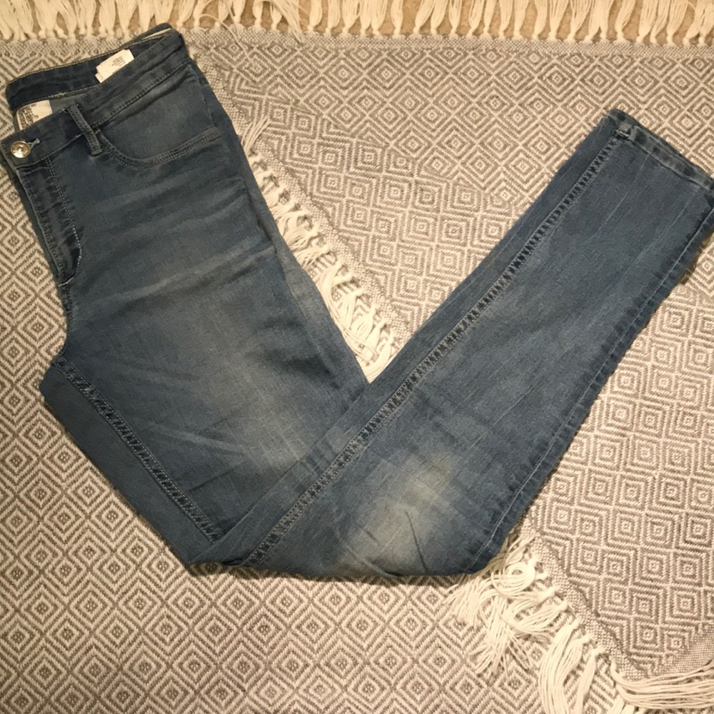 Worn Once! Skinny blue jeans